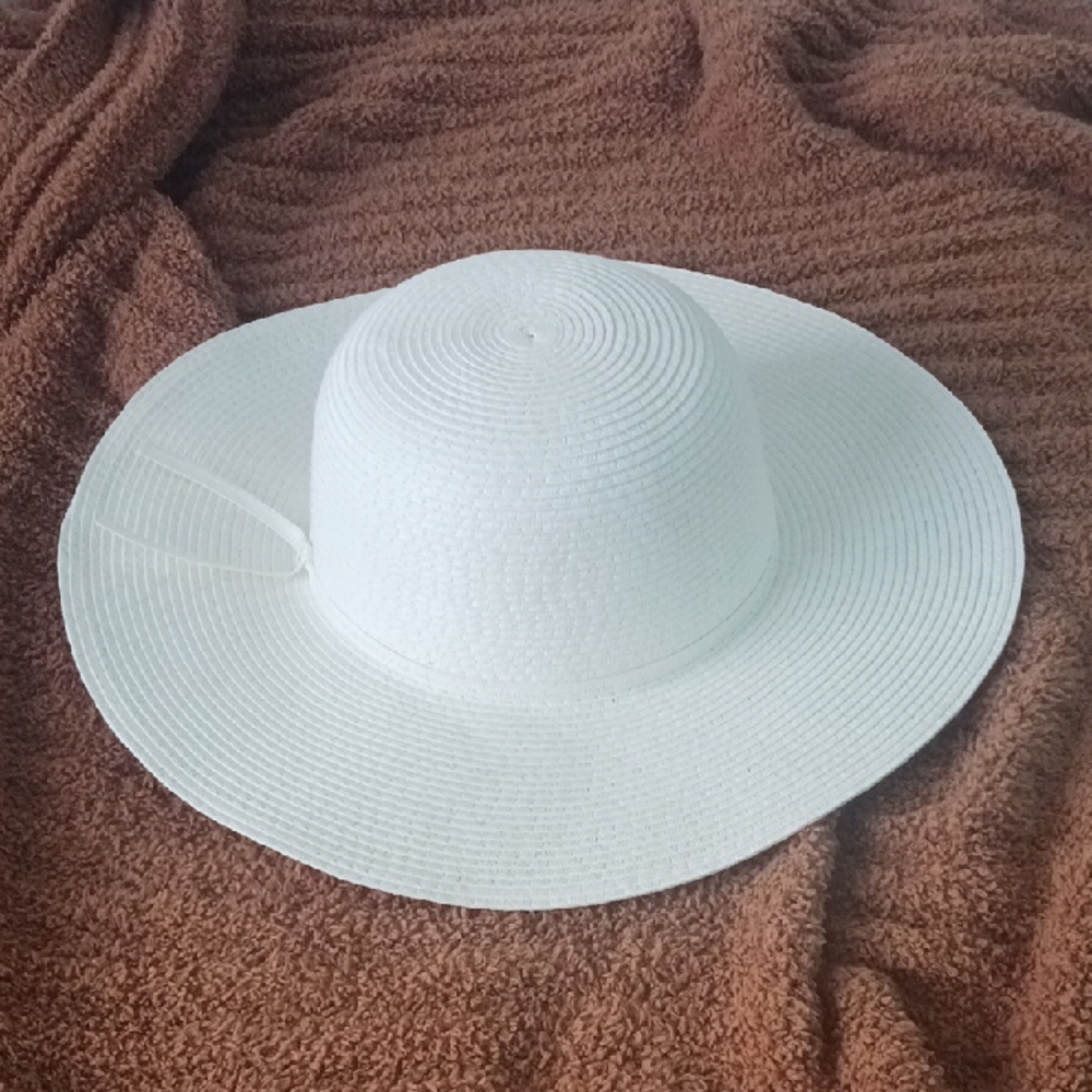 Time and Tru Classic White Sun Hat